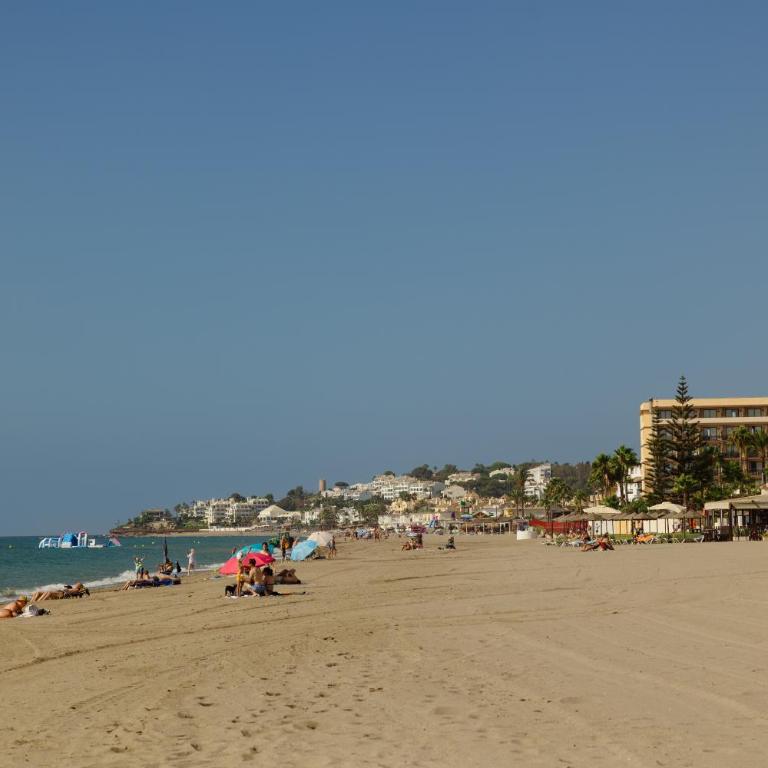 Townhouse, recently renovated and 200m from La Cala beach, in Mijas Costa - Apartamento de 3 dormitorios - 48