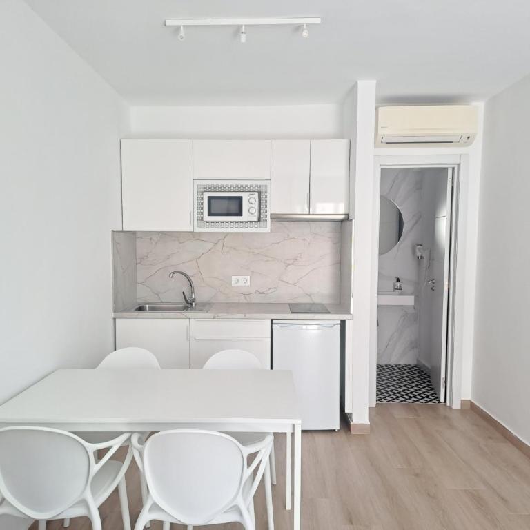 HomeForGuest Apartamento Alisios 1 con piscina en Corralejo - Apartamento - 14