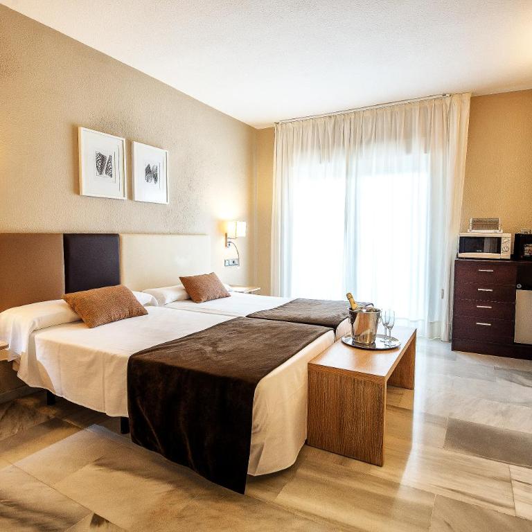 First Flatotel International - Habitación Doble Superior con vistas al mar - 2 camas - 6