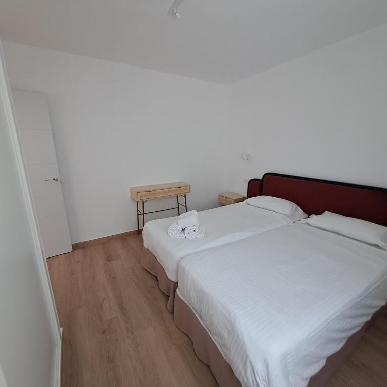 HomeForGuest Apartamento 15 con terraza y piscina en Corralejo - Apartamento - 16