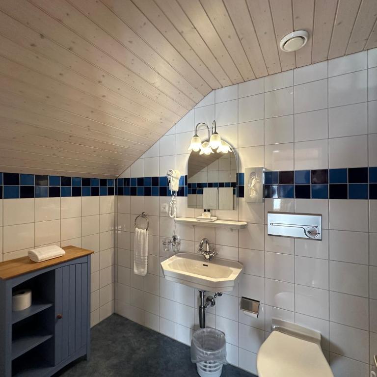 Hotel Chalet Swiss - Superior Doppel- oder Zweibettzimmer mit Bergblick - 9