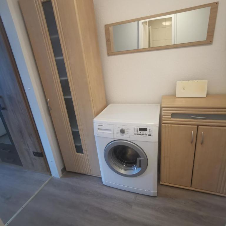 close to citycenter, 5 min metro U1, 50 m bus, - Apartamento de 1 dormitorio - 6
