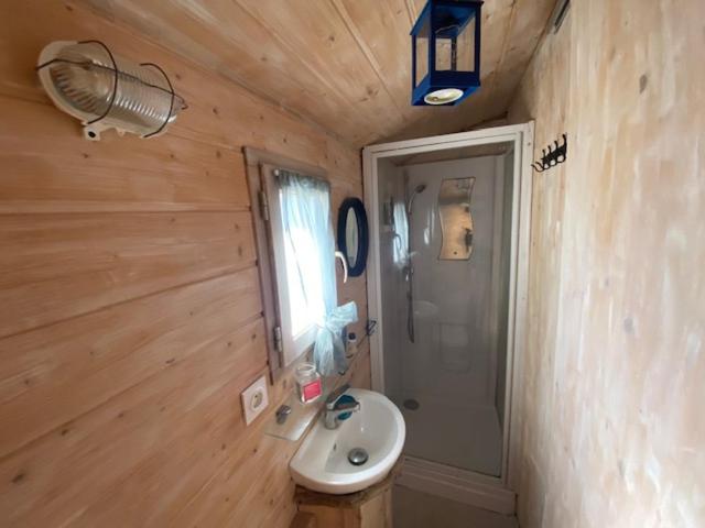 Roulotte 300 m de la Plage tout confort - Apartment mit 1 Schlafzimmer - 6