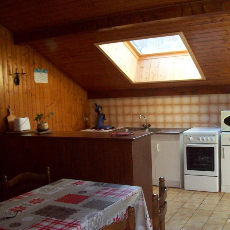 Appartement cosy 3 pièces, 4 pers, balcons, proche centre et télécabines à Châtel - FR-1-676-65 - Appartement - 2