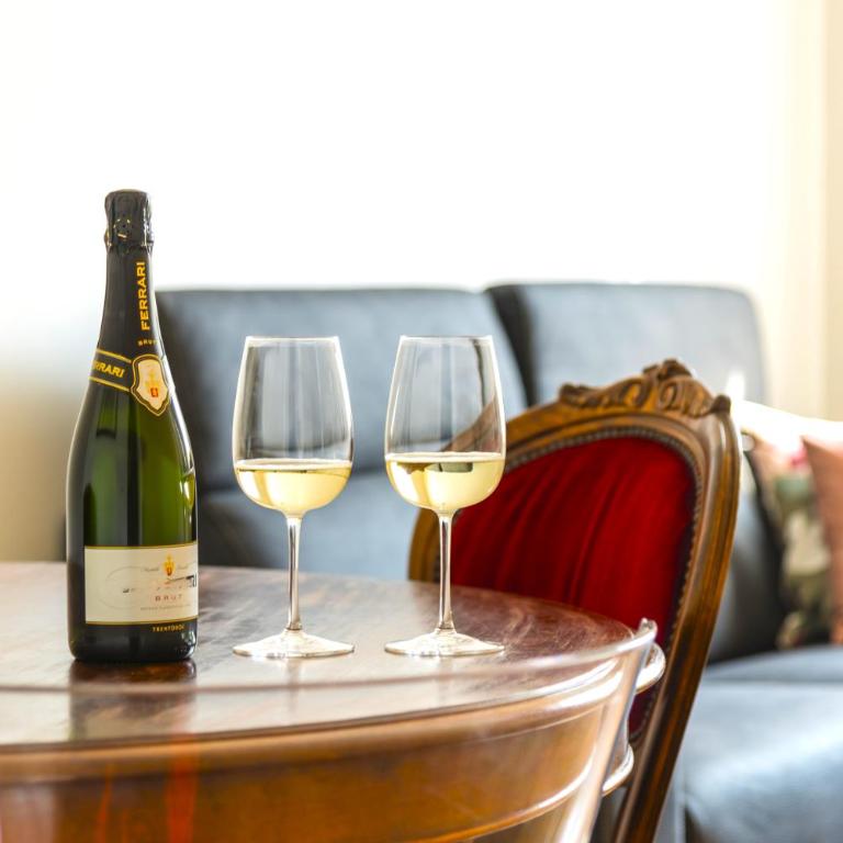 Hostly-Suite le Maioliche-Charme in Town Center - Appartamento Deluxe - 1