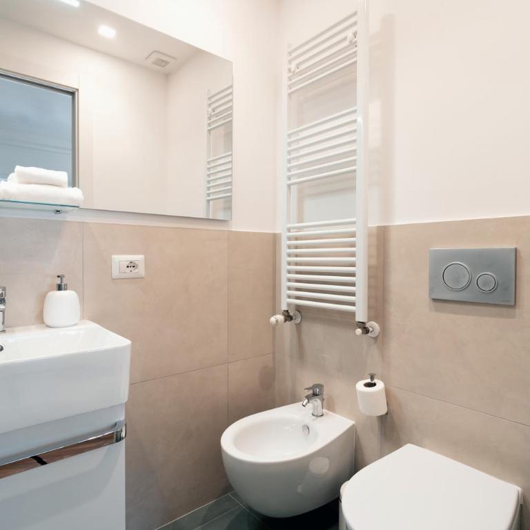 Emma Bliss Apartment - Two-Bedroom Apartment - 36