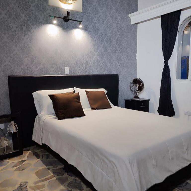 Luxury Villa at Poblado 6 BDRM Epic Manor - Villa Deluxe - 16