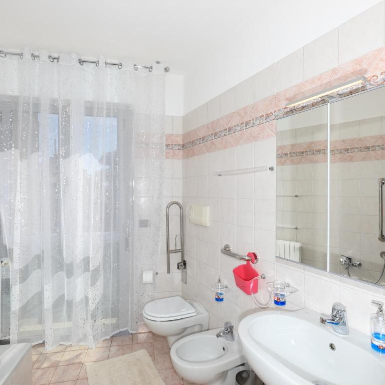 Central Luxury Apt w Garage Happy Home Bergamo 1 - Appartamento con 2 Camere da Letto e Terrazza - 8