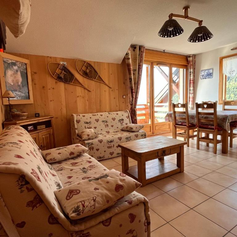 Charming apartment with exceptional view, 200 m from gondola, 1 bedroom max 6 persons - Appartement avec Vue et Balcon - 1