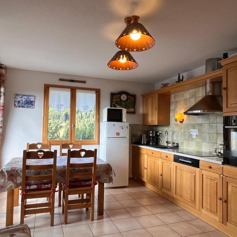 Charming apartment with exceptional view, 200 m from gondola, 1 bedroom max 6 persons - Appartement avec Vue et Balcon - 18