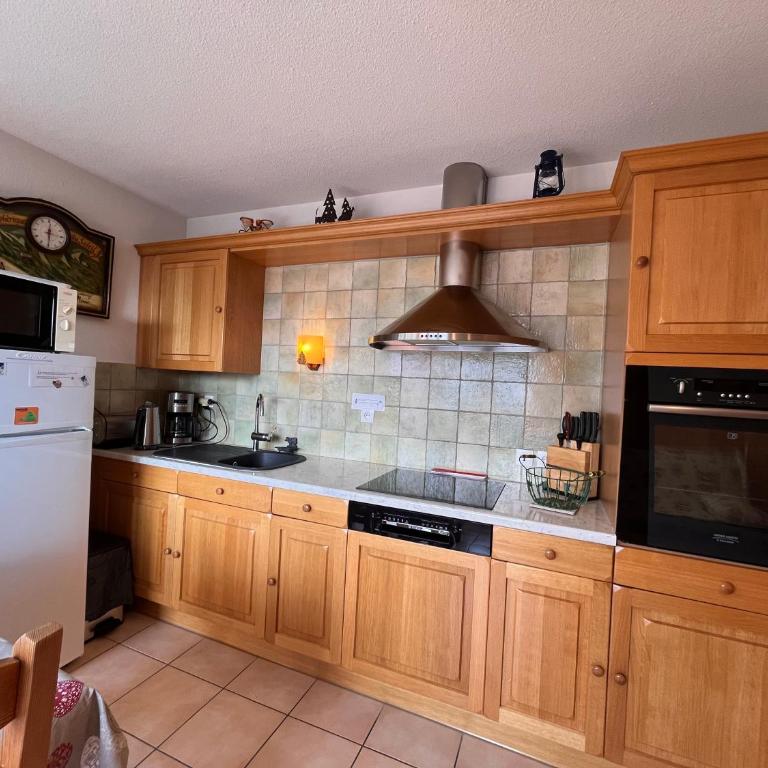 Charming apartment with exceptional view, 200 m from gondola, 1 bedroom max 6 persons - Appartement avec Vue et Balcon - 12