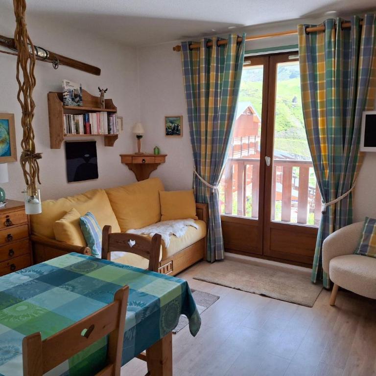 Reine Blanche Appartements VTI - Apartment mit 1 Schlafzimmer, Balkon und Bergblick - 1