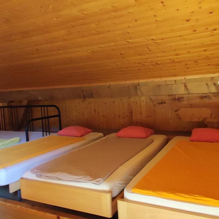 Sonnenberg Hostel and Dormitories - Bett im gemischten Schlafsaal mit 10 Betten - 7
