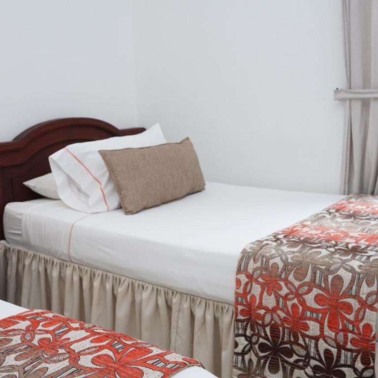 Hotel y Cabañas - Centro Vacacional Comfandi Lago Calima - Habitación Doble con baño privado - 7
