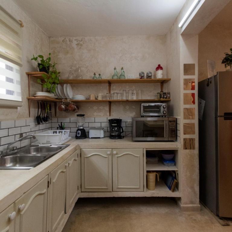 Casa Itza - Habitación Doble con baño privado - 14