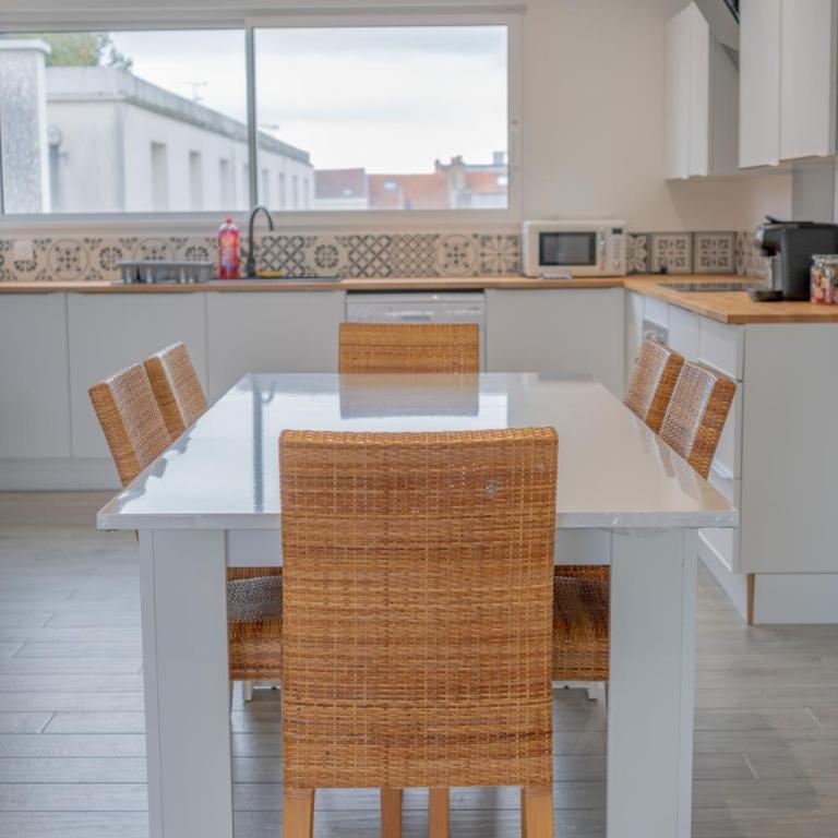 Le Trianon - Parking Privé - Appartement 3 Chambres avec Balcon - 5