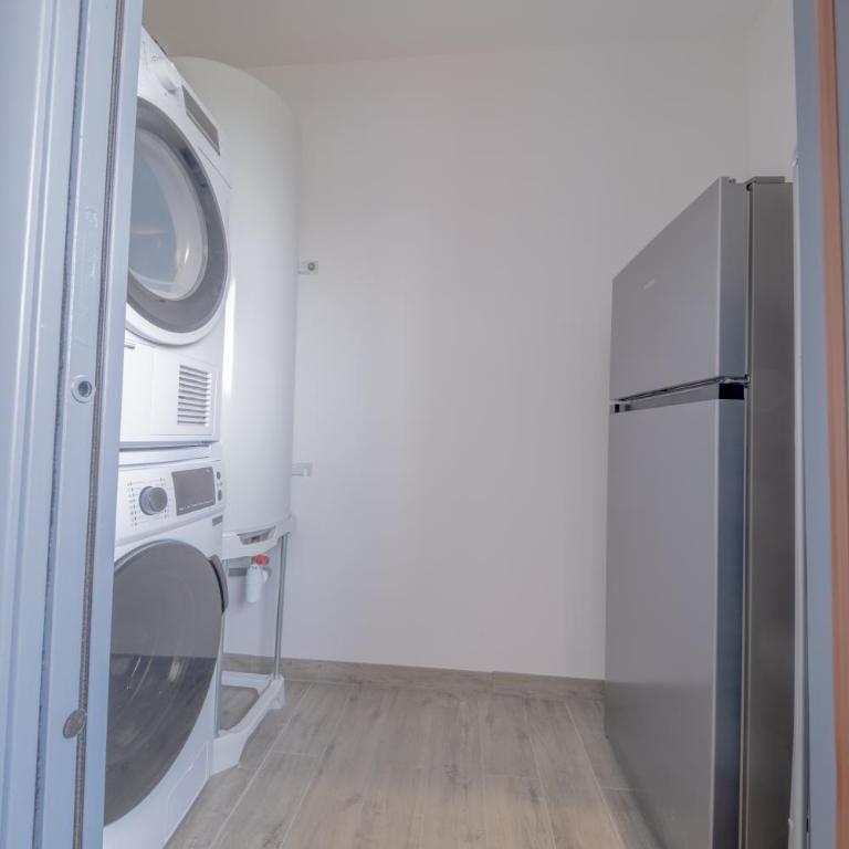 Le Trianon - Parking Privé - Appartement 3 Chambres avec Balcon - 17