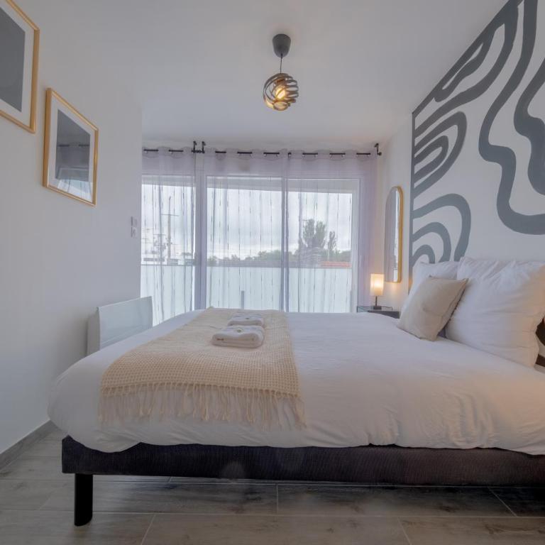 Le Trianon - Parking Privé - Appartement 3 Chambres avec Balcon - 35