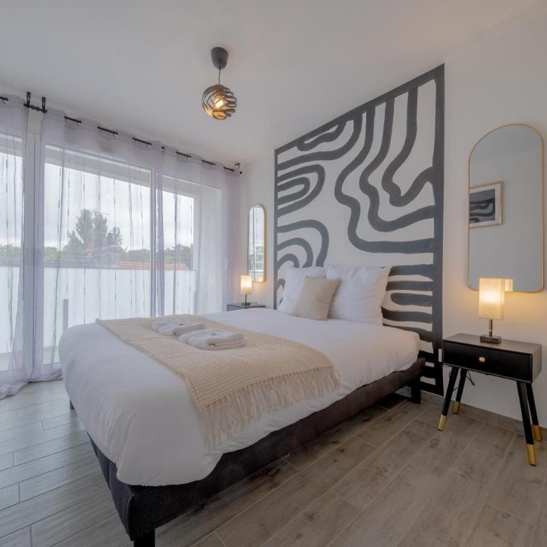 Le Trianon - Parking Privé - Appartement 3 Chambres avec Balcon - 25
