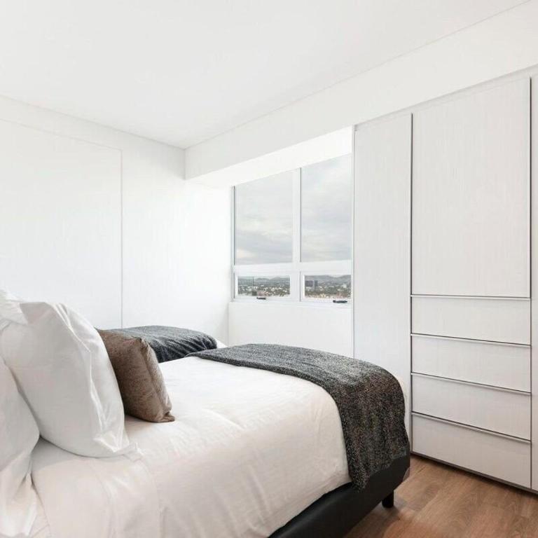 Spectacular Panoramic PH Experience, Polanco 3BD - Three-Bedroom Apartment - 17