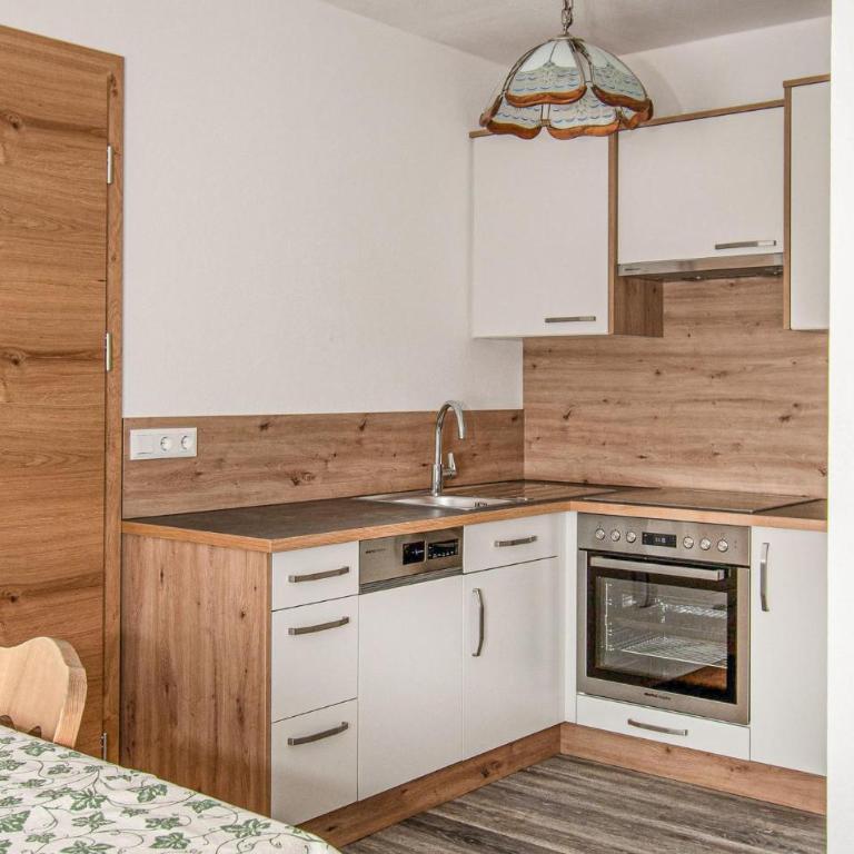 Steinwand - Apartment mit 2 Schlafzimmern - 4