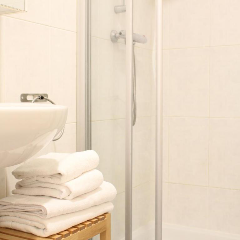 Aloha Apartamentos - Apartamento Dúplex con vista lateral a Plaza del Castillo - 14