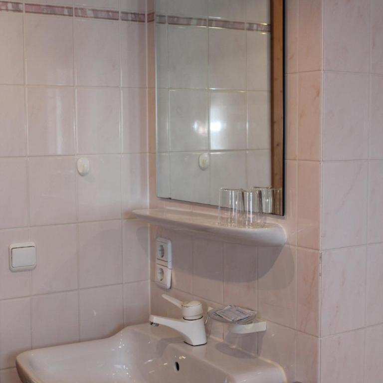 Kurhotel Rupertus - Einzelzimmer mit Balkon oder Terrasse - 1
