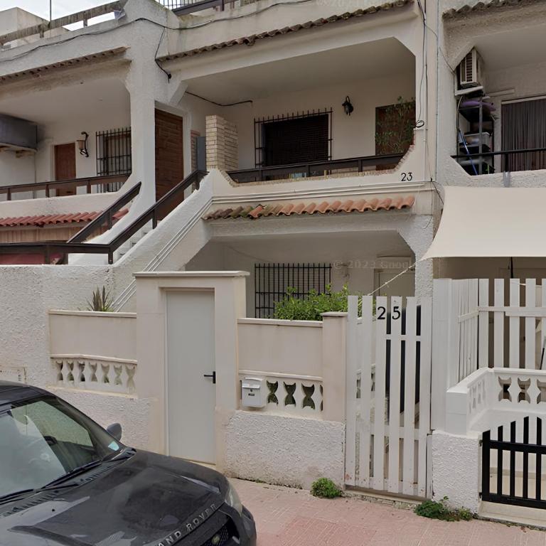 Beautiful bungalow near the sea - Three-Bedroom Apartment - 3