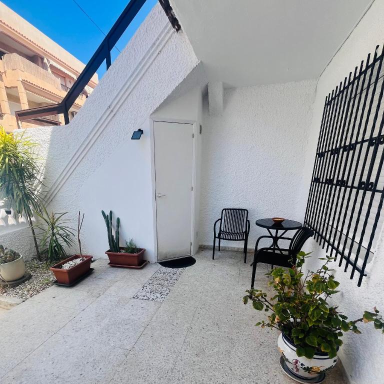 Beautiful bungalow near the sea - Three-Bedroom Apartment - 2