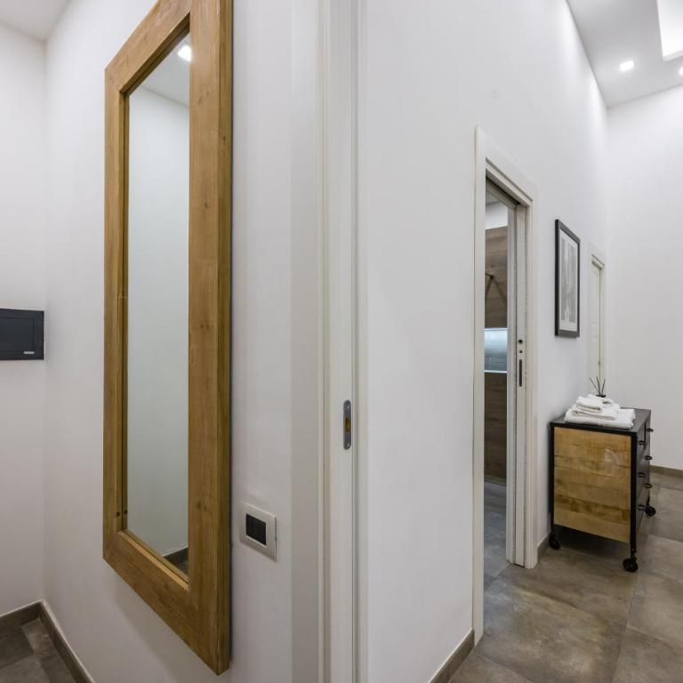 Industrial Apartment 2 Camere 2 Bagni Palazzo Mormando Napoli Centro Storico - Appartamento con 2 Camere da Letto e Balcone - 14