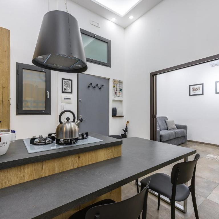 Industrial Apartment 2 Camere 2 Bagni Palazzo Mormando Napoli Centro Storico - Appartamento con 2 Camere da Letto e Balcone - 27