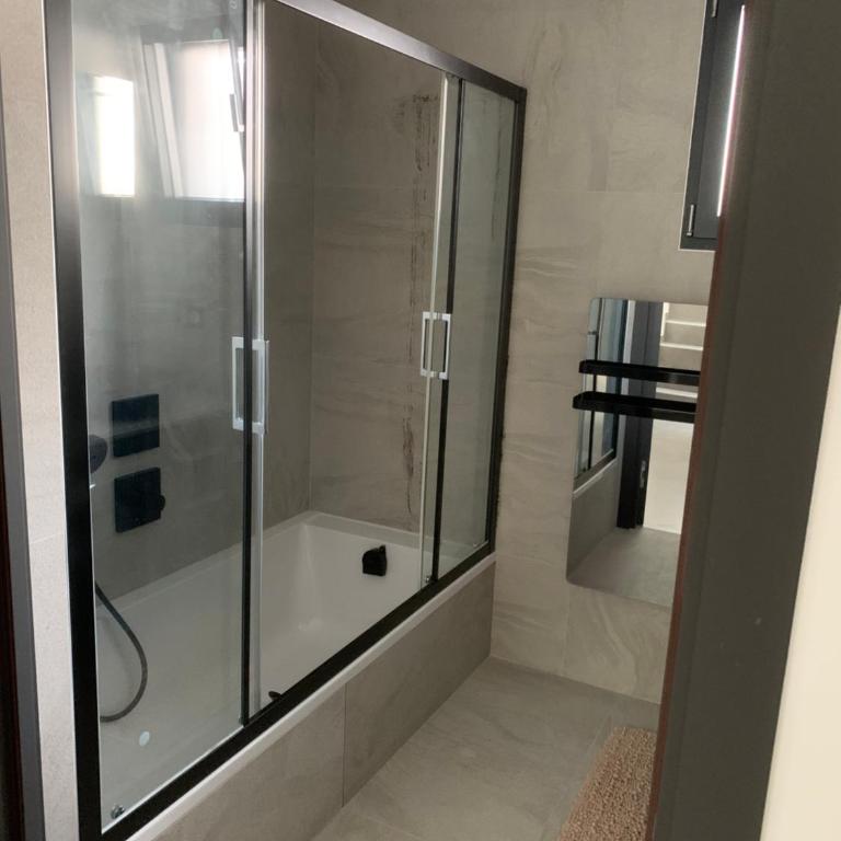 Maison Jacuzzi - Villa - 15