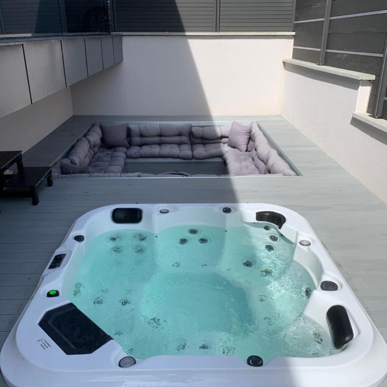 Maison Jacuzzi - Villa - 5