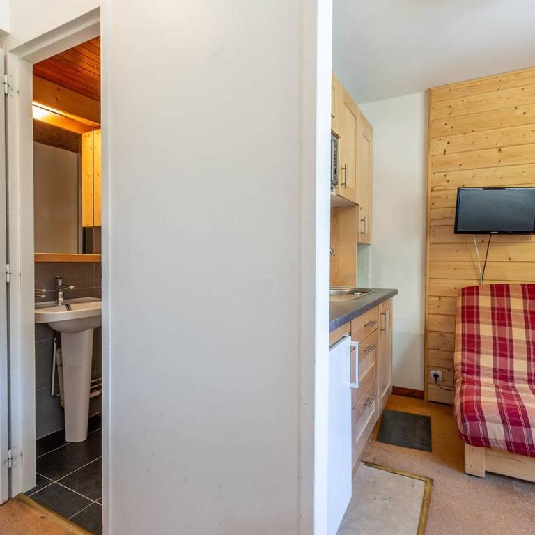 Studio rénové avec balcon à Méribel, idéal pour vacances ski - FR-1-355-76 - Studio - 7