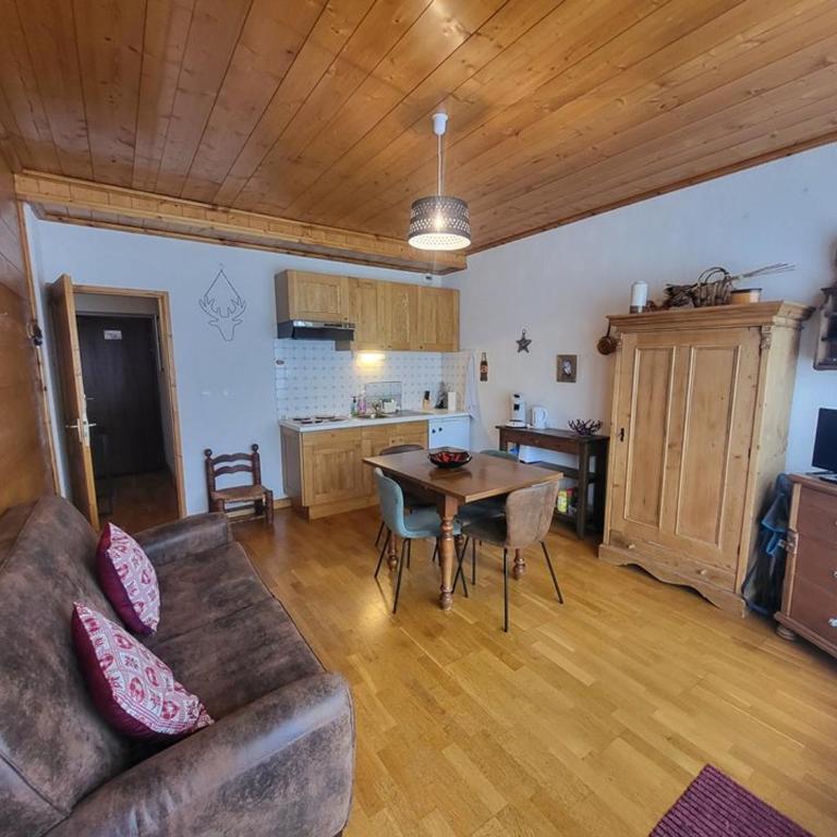 Charmant studio 4 pers, accès parking direct, proche pistes et services - FR-1-266-194 - Estudio - 5