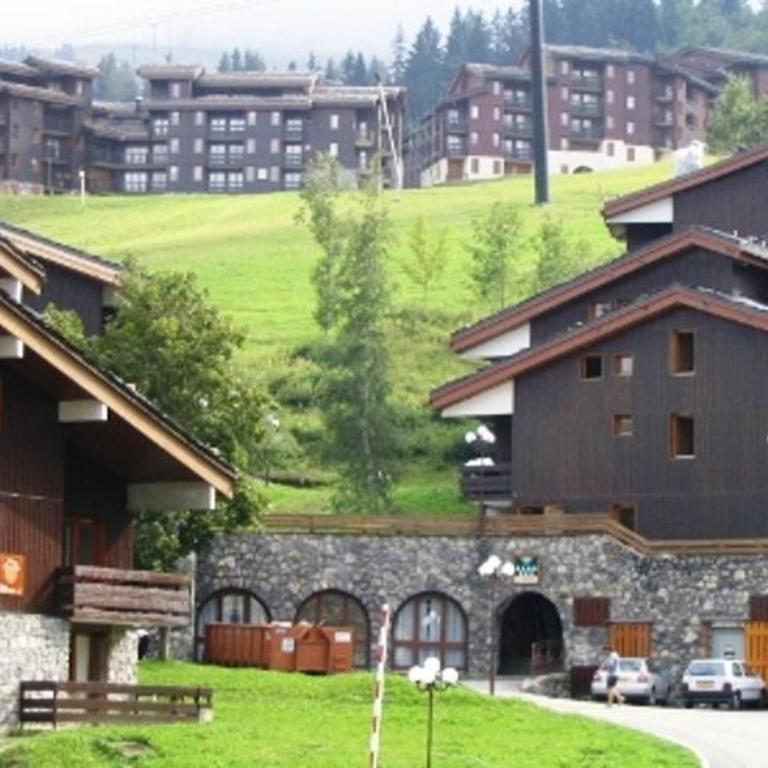 Appartement cosy, 100m des pistes, balcon, casier à skis, quartier calme, proche commerces - Studio - 10