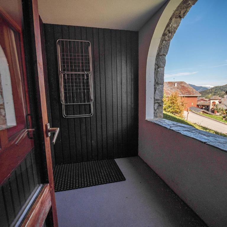 Appartement cosy, 100m des pistes, balcon, casier à skis, quartier calme, proche commerces - Studio - 11
