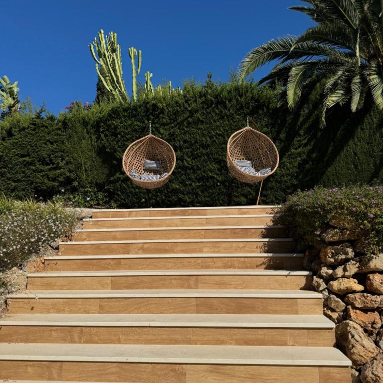 Marbella Bliss - Serenity 4-Bedroom VILLA with Exclisive HEATED Private POOL & Jacuzzi, Tropical Garden, Marbesa - Steps from the Cabopino Beach - Villa - 12