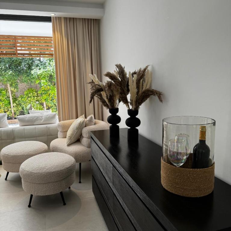 Marbella Bliss - Serenity 4-Bedroom VILLA with Exclisive HEATED Private POOL & Jacuzzi, Tropical Garden, Marbesa - Steps from the Cabopino Beach - Villa - 82