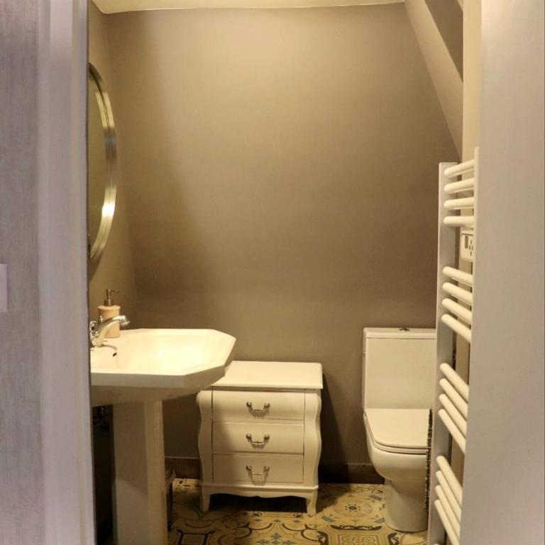 Les Charmes de Sarlat - Chambres d'Hotes - Chambre Quadruple avec Salle de Bains Privative - 8