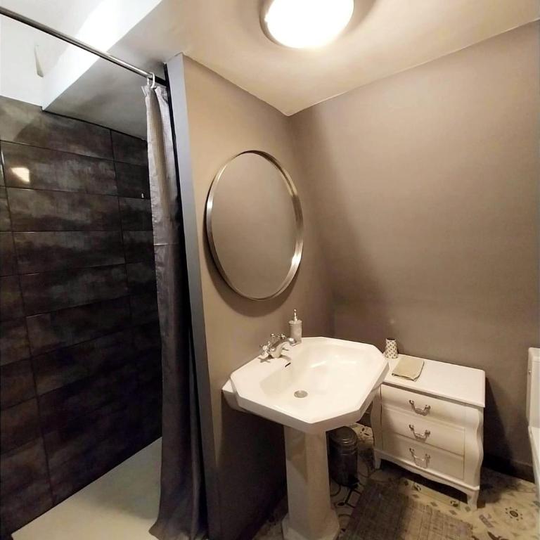 Les Charmes de Sarlat - Chambres d'Hotes - Chambre Quadruple avec Salle de Bains Privative - 10