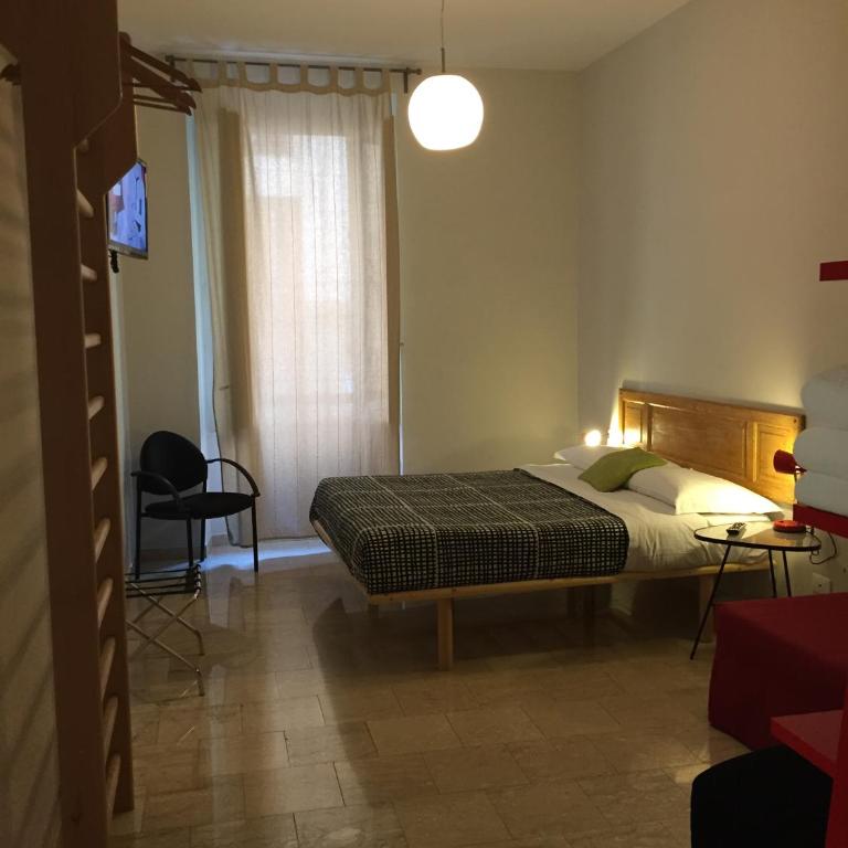 Roma Art Rooms - Camera Familiare - 4