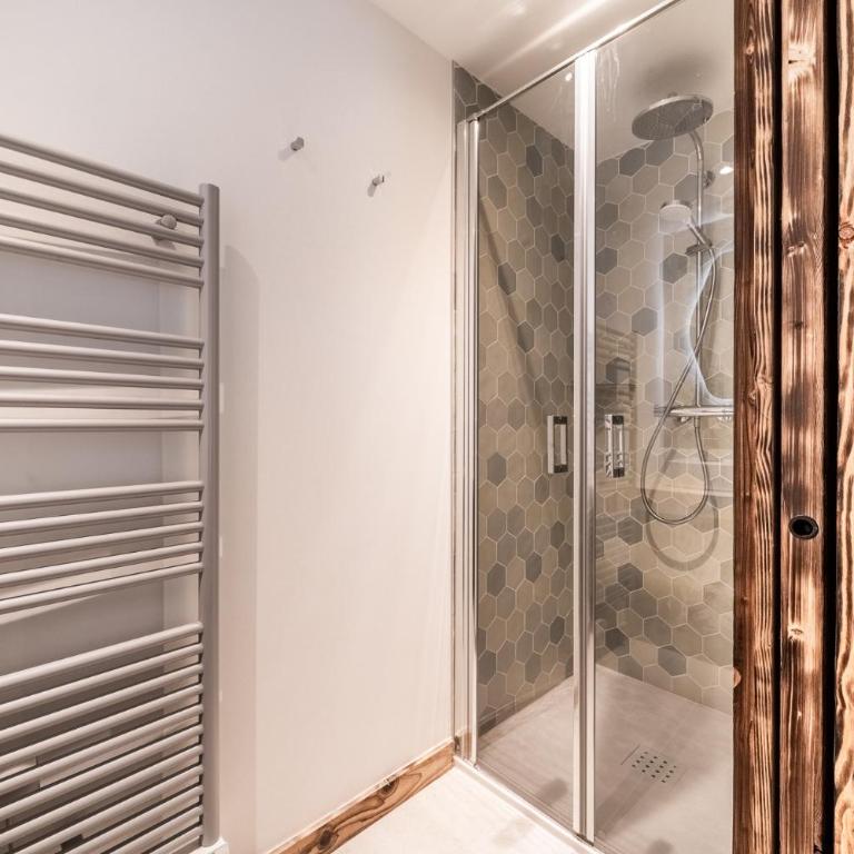 CHALET PASCAL A102: Superbe 3 chambres 3 salles de bains - Three-Bedroom Apartment - 8