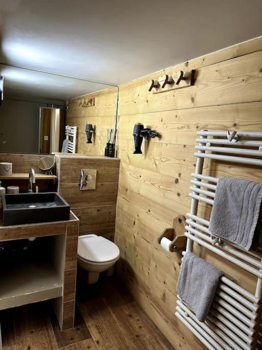 Chalet de l'Ours, 4 étoiles, avec spa et proche des pistes - Chalet - 35