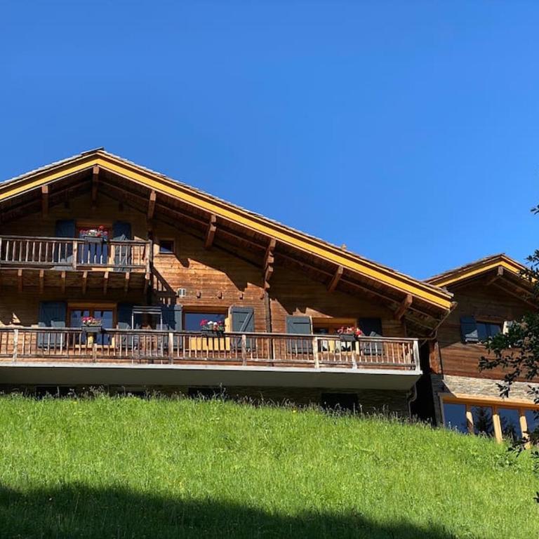 Chalet de l'Ours, 4 étoiles, avec spa et proche des pistes - Chalet - 43
