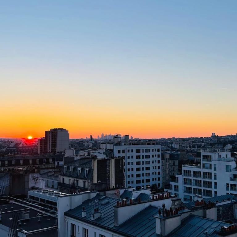 Loft 80m2 au 9ème étage avec ascenseur - Parking Gratuit - Vues panoramiques sur tout Paris - Appartement 2 Chambres - 28