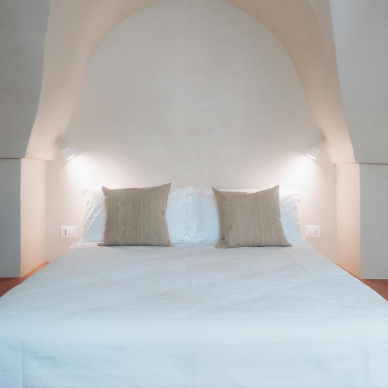 OZIO - Il trullo rosso - Camera Matrimoniale Deluxe con Vasca - 13