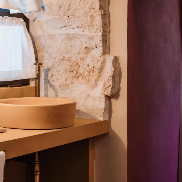 OZIO - Il trullo rosso - Camera Matrimoniale Deluxe con Vasca - 18