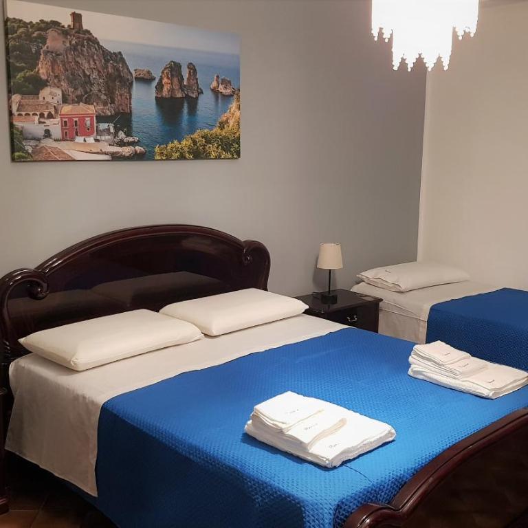 Pinhouse Apartment - Two-Bedroom House - 4