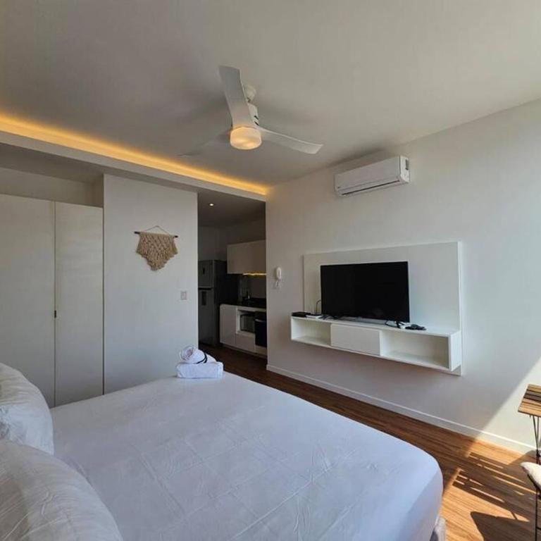 Kumaru Studio Steps From The Beach - One-Bedroom Apartment - 5